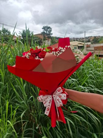 Buquê de 12 rosas 
